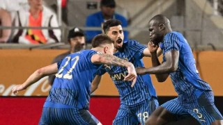 世俱杯史诗之战：新月4-3淘汰曼城，FIFA主席惊讶不已